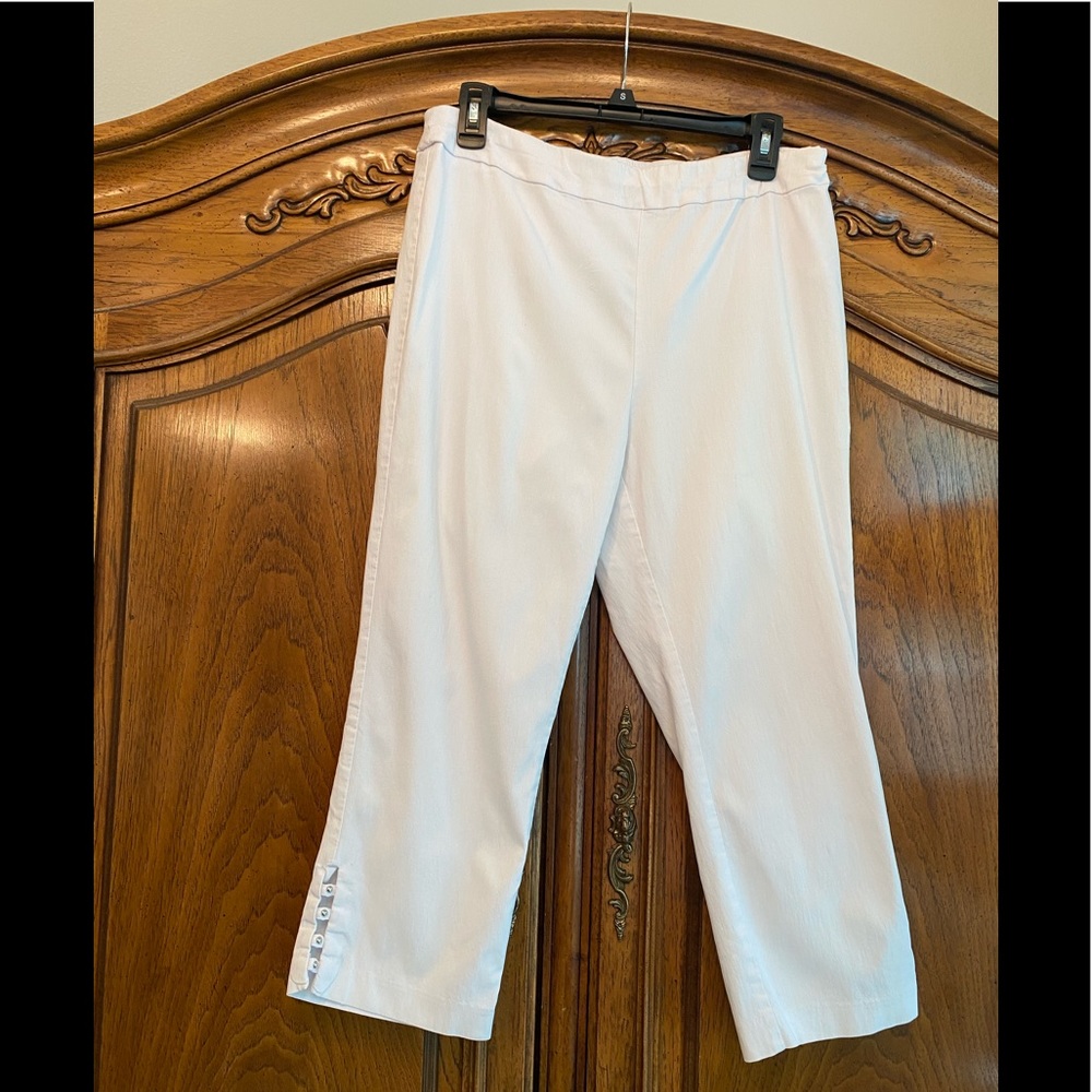 Counterparts white capris
